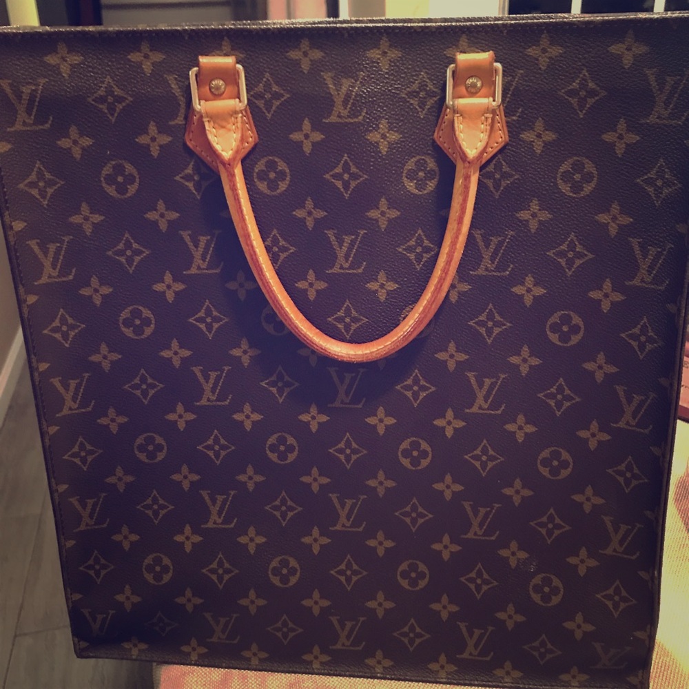 Louis Vuitton Monogram Sac Plat